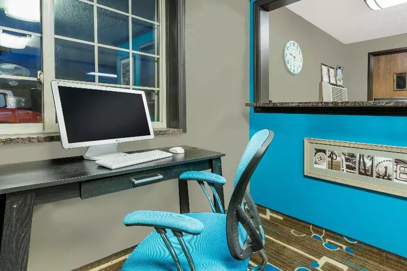 모텔 Super 8 By Wyndham Spencer