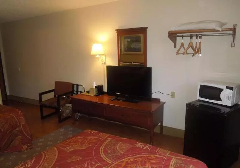 Мотель Super 8 By Wyndham Waldorf