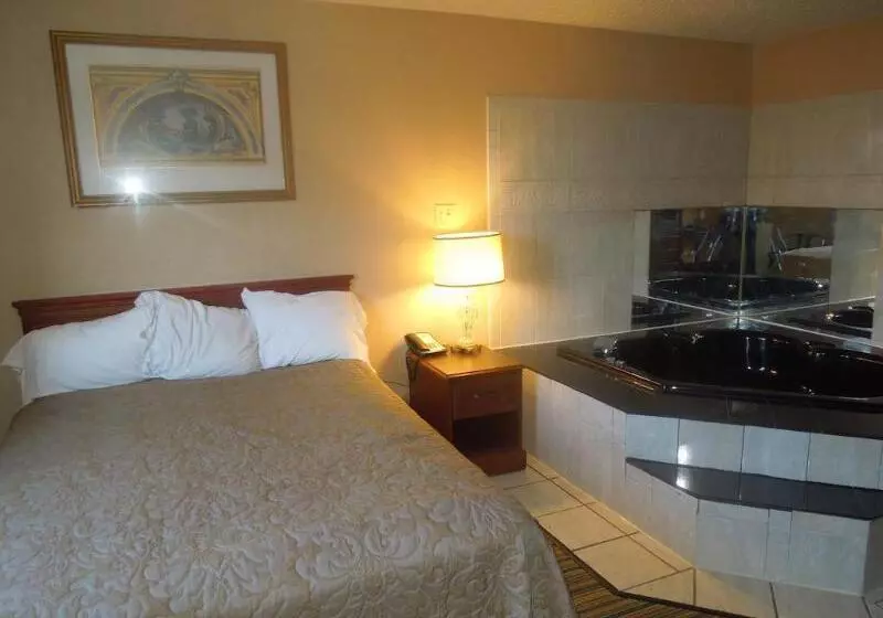 Мотель Super 8 By Wyndham Waldorf