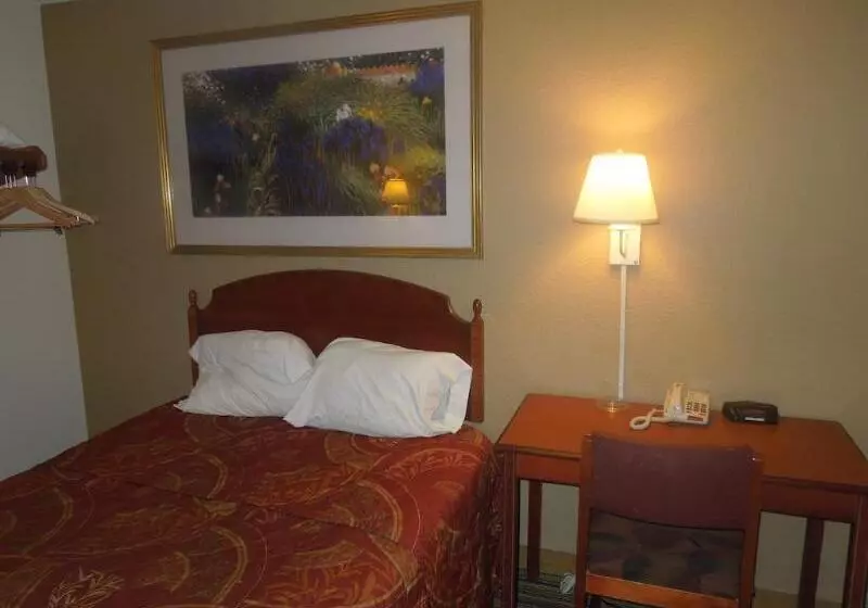 Мотель Super 8 By Wyndham Waldorf