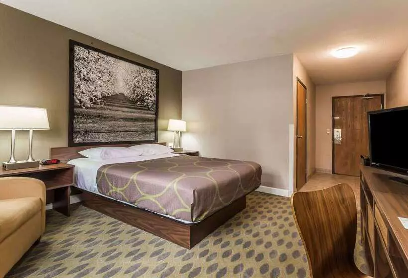 فندق على الطريق Super 8 By Wyndham Willows