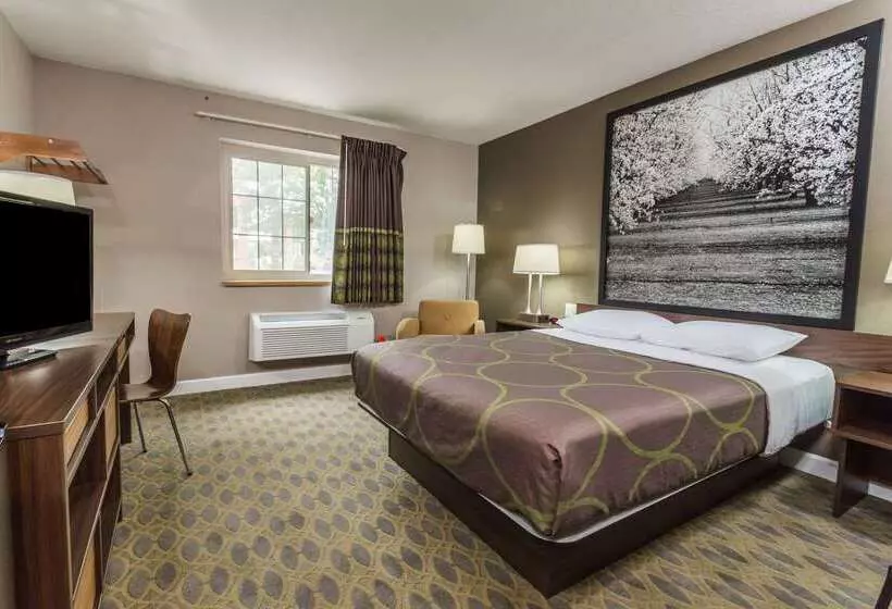 فندق على الطريق Super 8 By Wyndham Willows