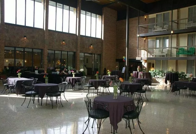 Radisson Hotel Sharon