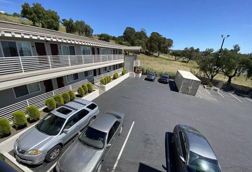 호텔 Budget Inn Of Hayward