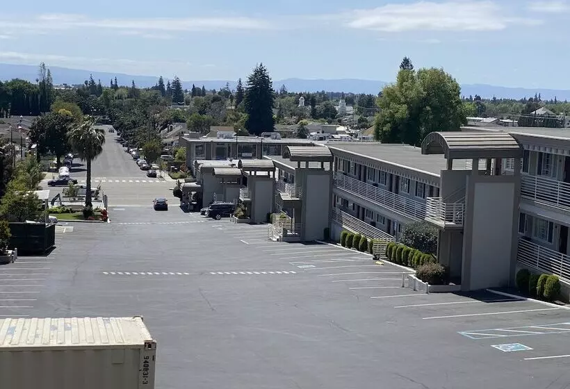 호텔 Budget Inn Of Hayward