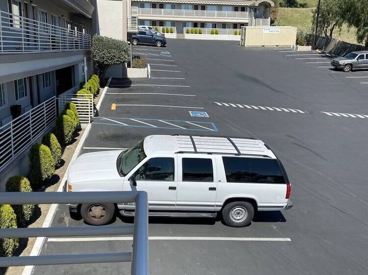 هتل Budget Inn Of Hayward