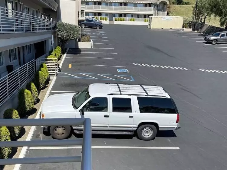 호텔 Budget Inn Of Hayward