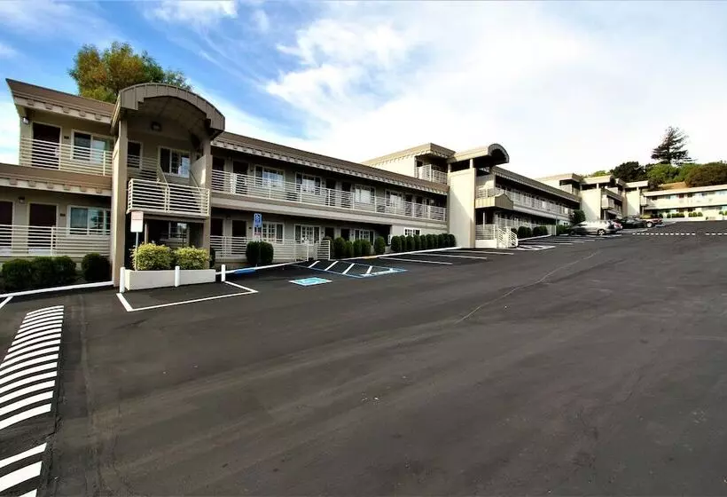 호텔 Budget Inn Of Hayward