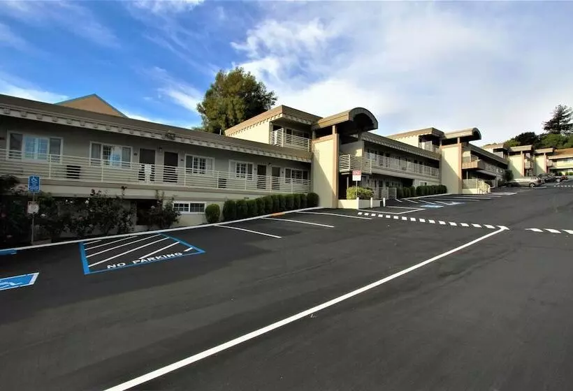 호텔 Budget Inn Of Hayward