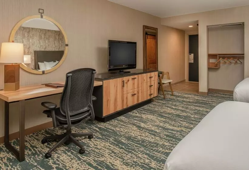 Doubletree By Hilton Hotel Missoula Edgewater