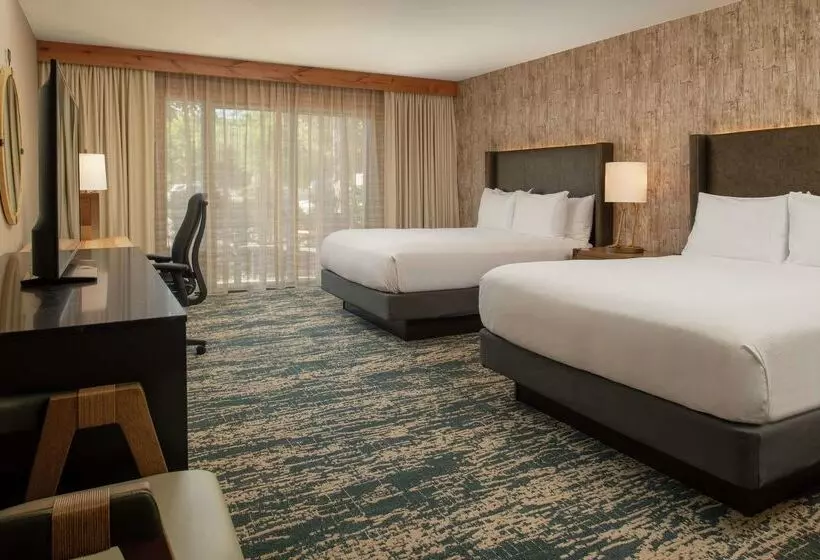 Doubletree By Hilton Hotel Missoula Edgewater