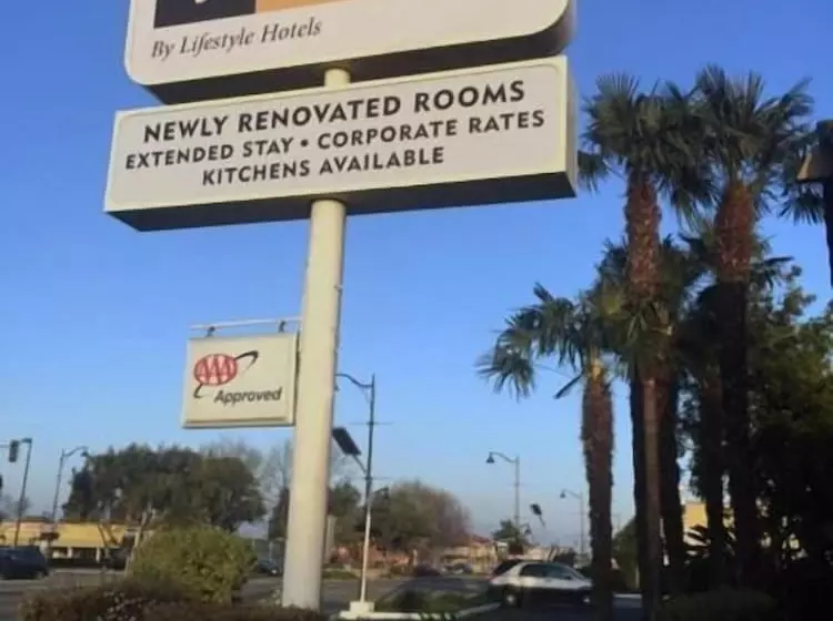 فندق Rodeway Inn