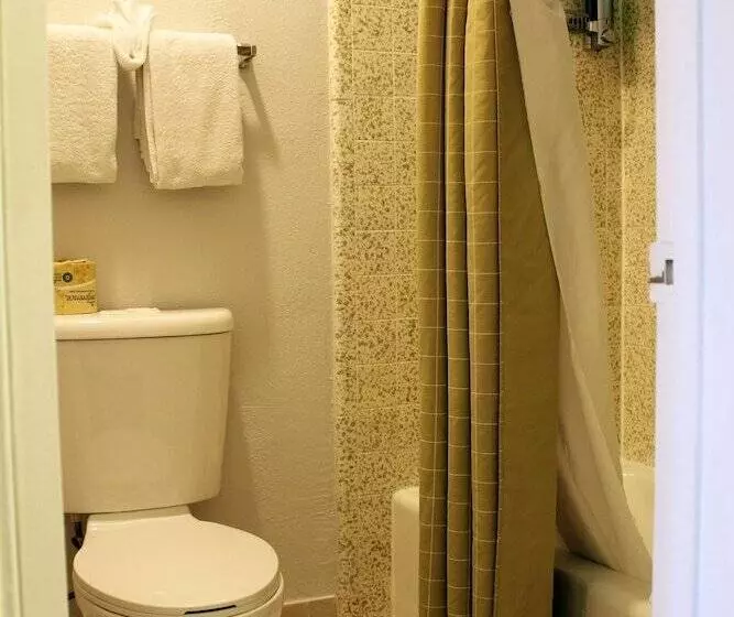 فندق Rodeway Inn