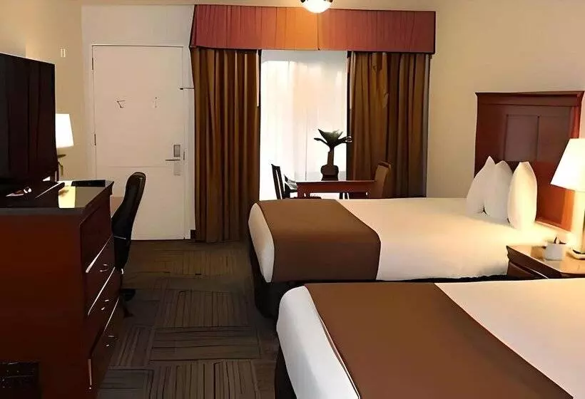 فندق Rodeway Inn