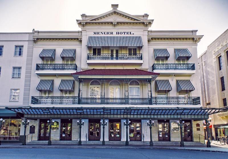 فندق Menger