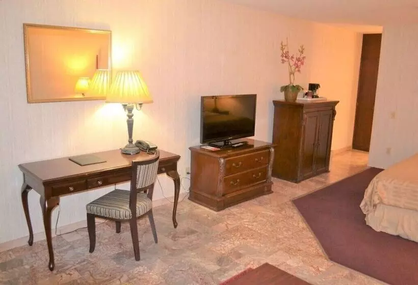 Otel Merced Inn And Suites