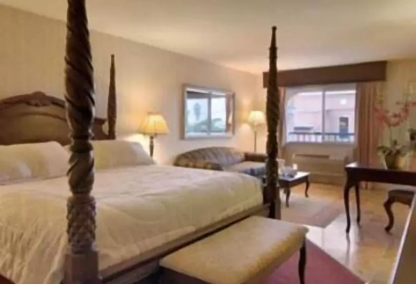 Otel Merced Inn And Suites