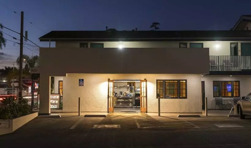 فندق Orange Tree Inn