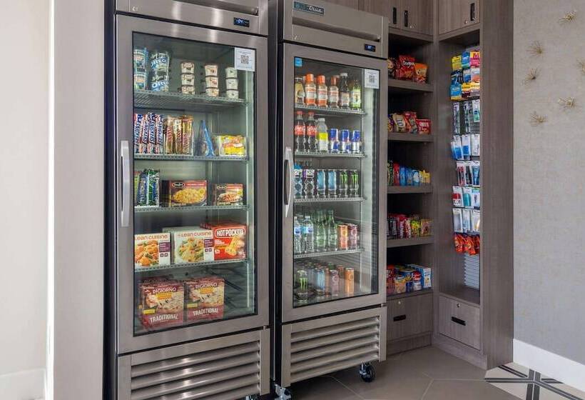 هتل Ramada By Wyndham Modesto Yosemite Area