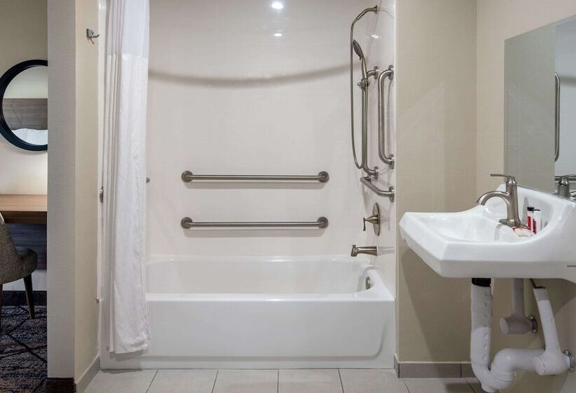 هتل Ramada By Wyndham Modesto Yosemite Area