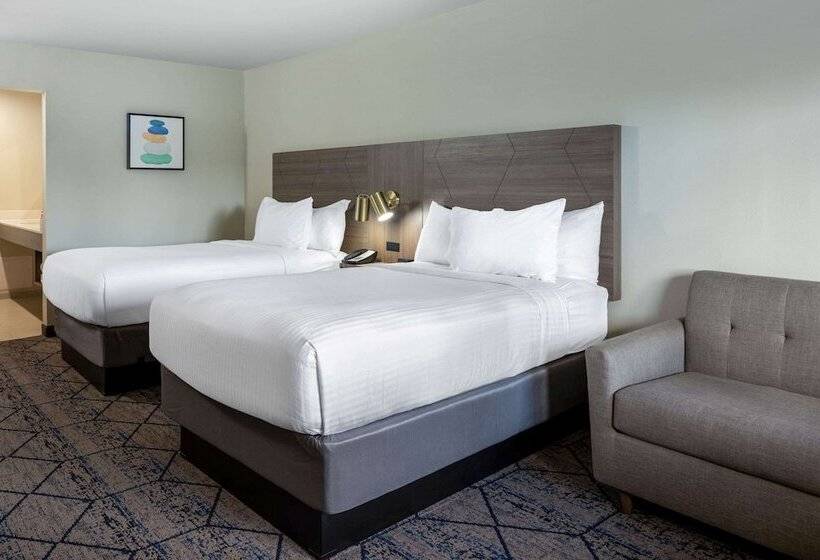 هتل Ramada By Wyndham Modesto Yosemite Area