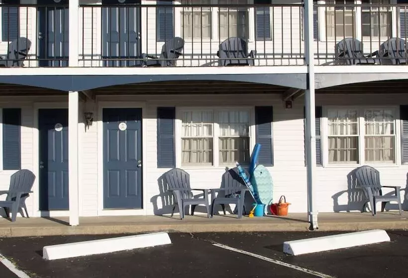 בית מלון כפרי The Tidewater Inn Cape Cod