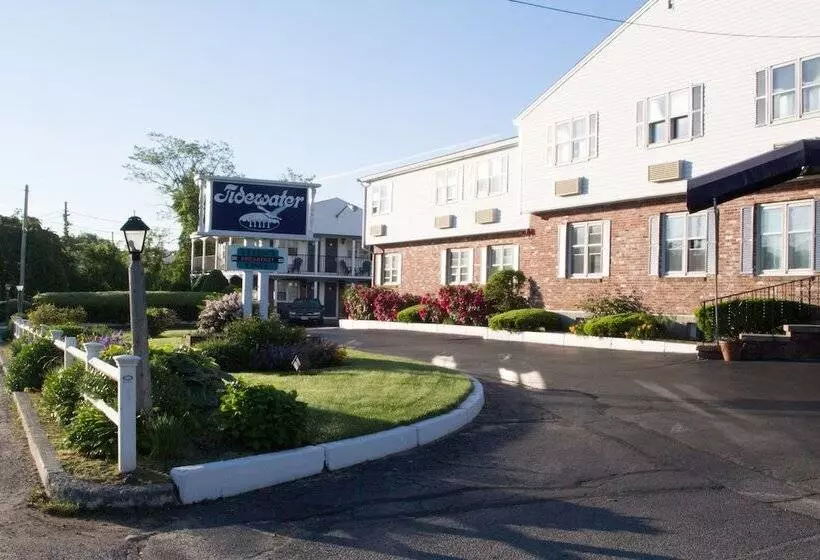 בית מלון כפרי The Tidewater Inn Cape Cod