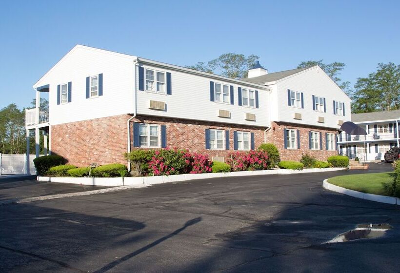 هتل The Tidewater Inn Cape Cod