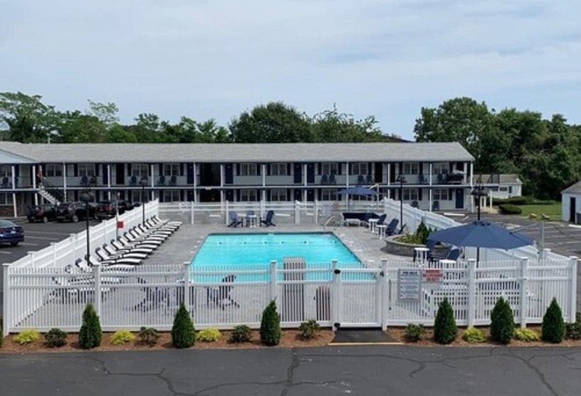 هتل The Tidewater Inn Cape Cod