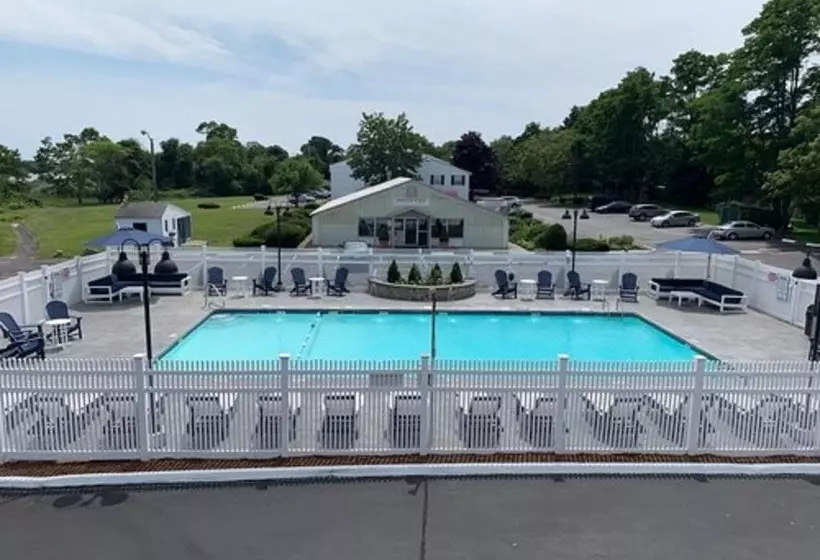 בית מלון כפרי The Tidewater Inn Cape Cod