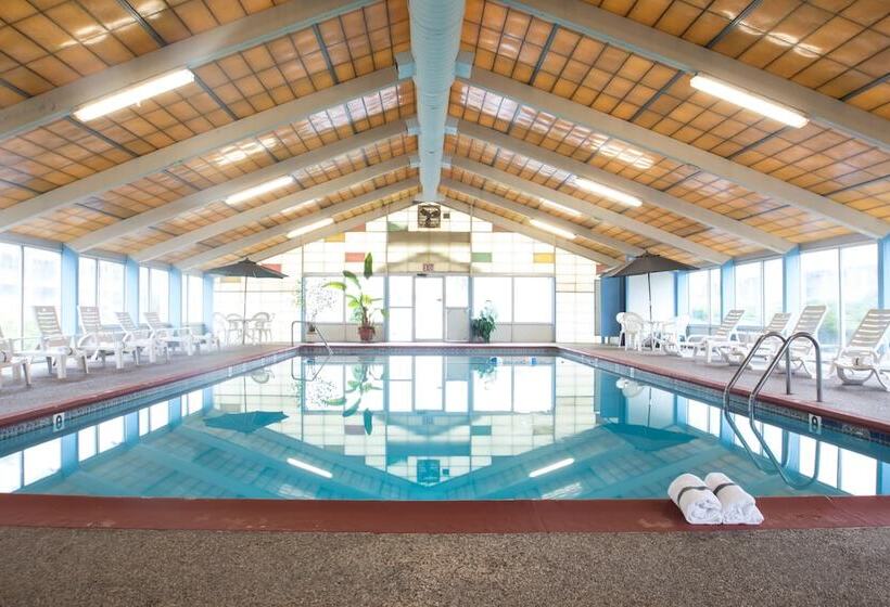 هتل The Tidewater Inn Cape Cod