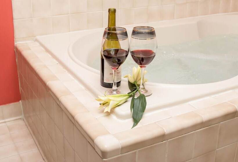 هتل The Tidewater Inn Cape Cod