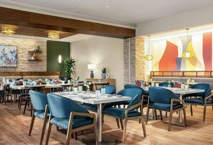 هتل The Woodlands Resort, Curio Collection By Hilton