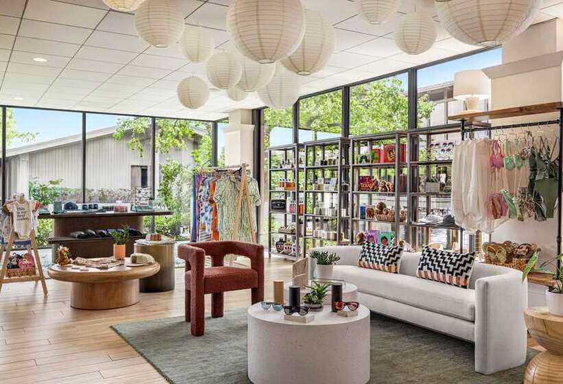 هتل The Woodlands Resort, Curio Collection By Hilton