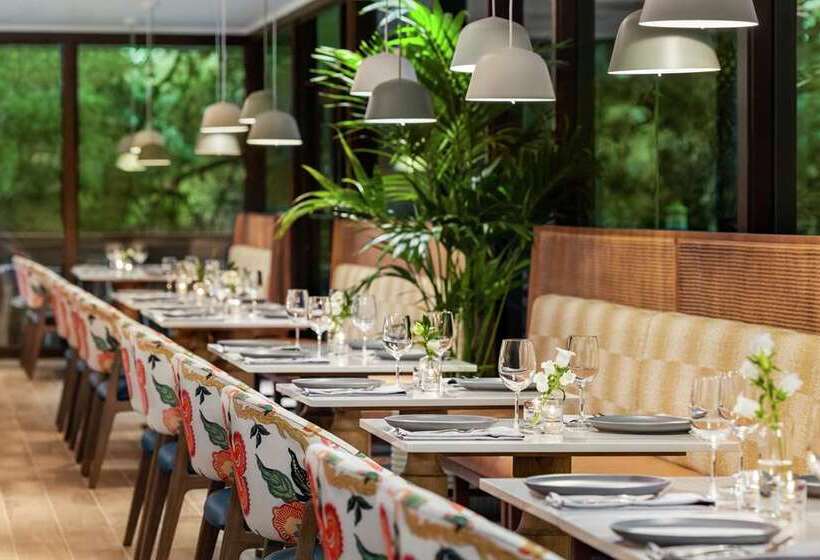 هتل The Woodlands Resort, Curio Collection By Hilton