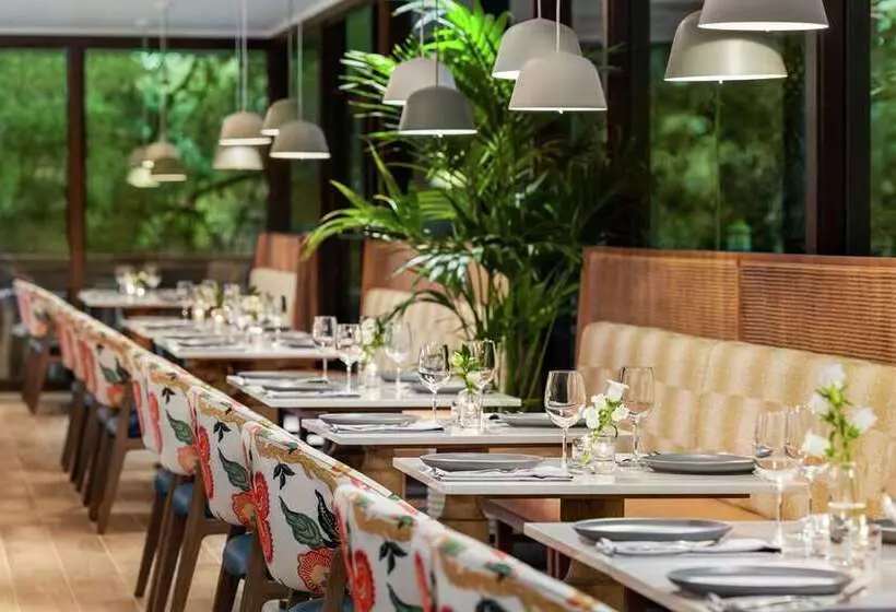 Otel The Woodlands Resort, Curio Collection By Hilton