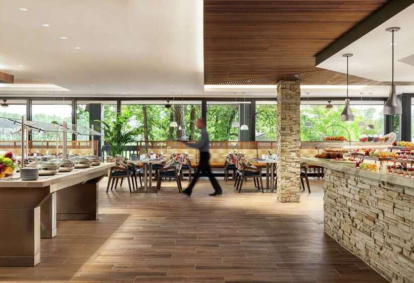 هتل The Woodlands Resort, Curio Collection By Hilton