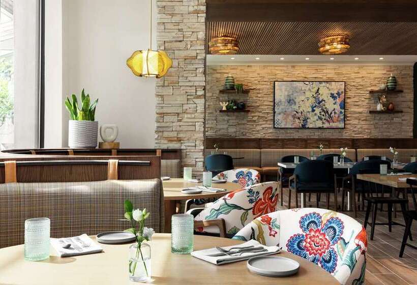 هتل The Woodlands Resort, Curio Collection By Hilton