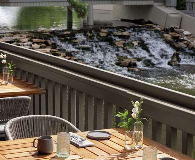 هتل The Woodlands Resort, Curio Collection By Hilton