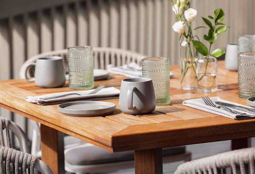 هتل The Woodlands Resort, Curio Collection By Hilton