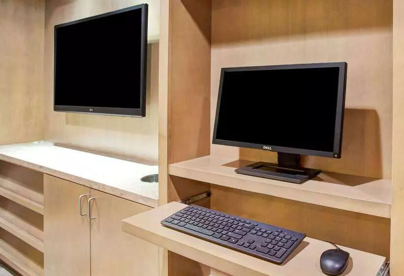 فندق Travelodge By Wyndham Culver City