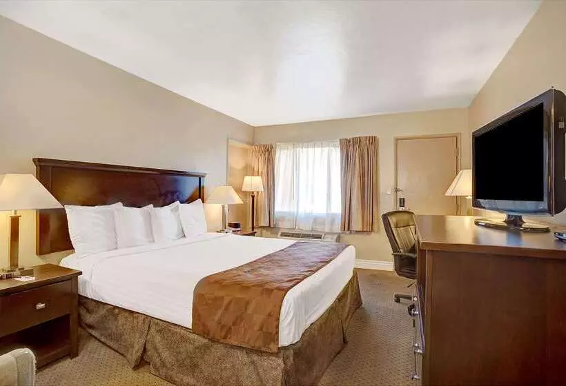 فندق Travelodge By Wyndham Everett City Center