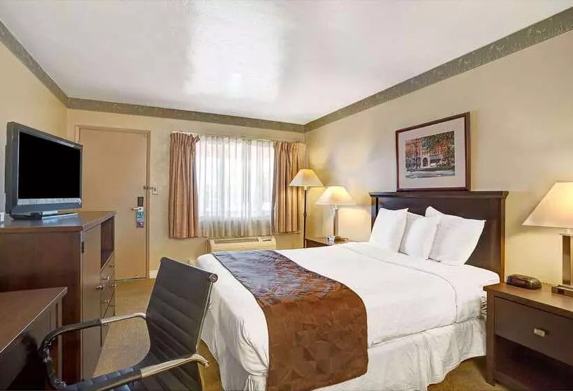 فندق Travelodge By Wyndham Everett City Center