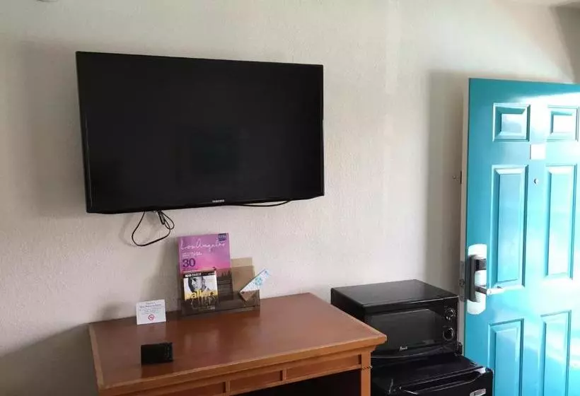 בית מלון כפרי Travelodge By Wyndham Hollywoodvermont/sunset