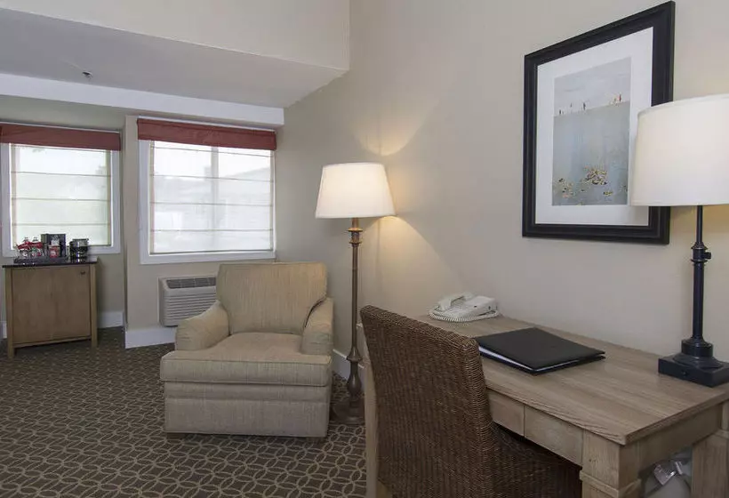 فندق The Westport Inn