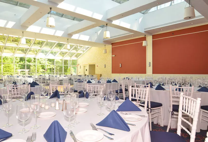 فندق The Westport Inn