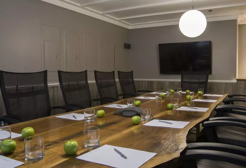 فندق The Westport Inn