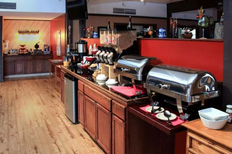 فندق Yellowstone Park Inn & Suites