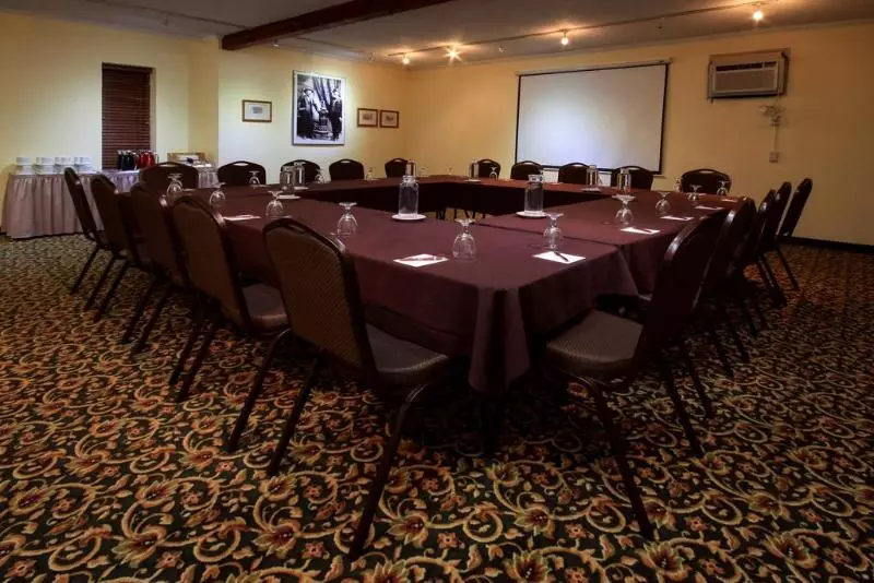 فندق Yellowstone Park Inn & Suites