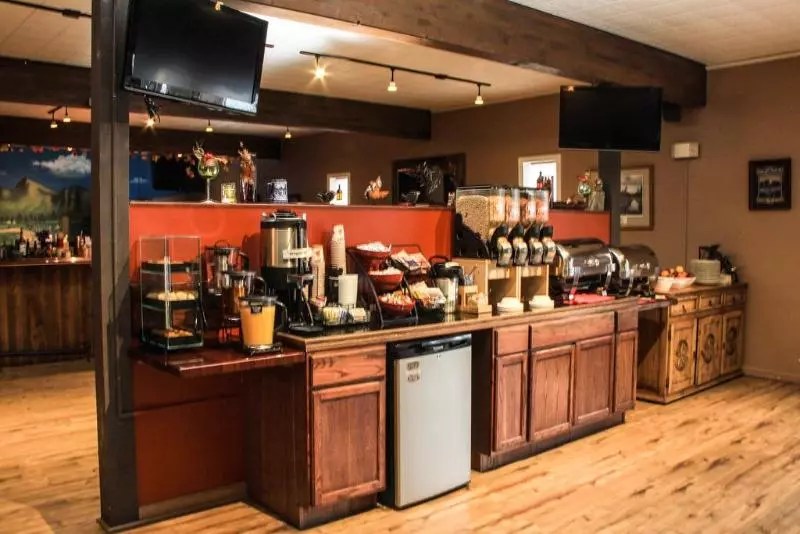 فندق Yellowstone Park Inn & Suites